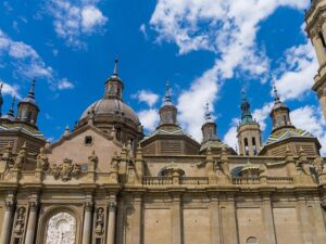 Becas Universitarias en Aragón 2025: MEC, DGA, Cuantías y Plazos de Solicitud